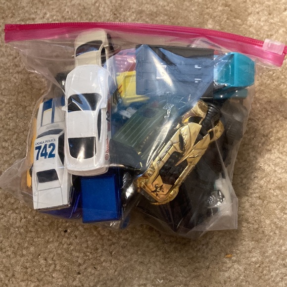 Bag of Hot Wheel Cars #5 - Picture 3 of 3